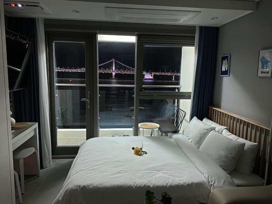 Gwangan-Ri Grand Terrace Ocean View Lägenhet Busan Exteriör bild