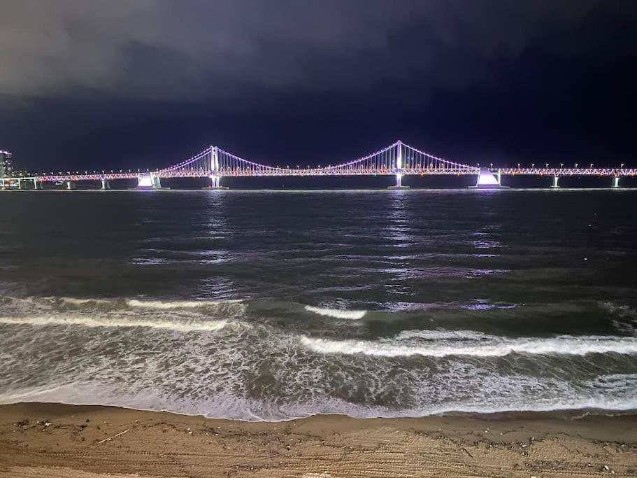 Gwangan-Ri Grand Terrace Ocean View Lägenhet Busan Exteriör bild