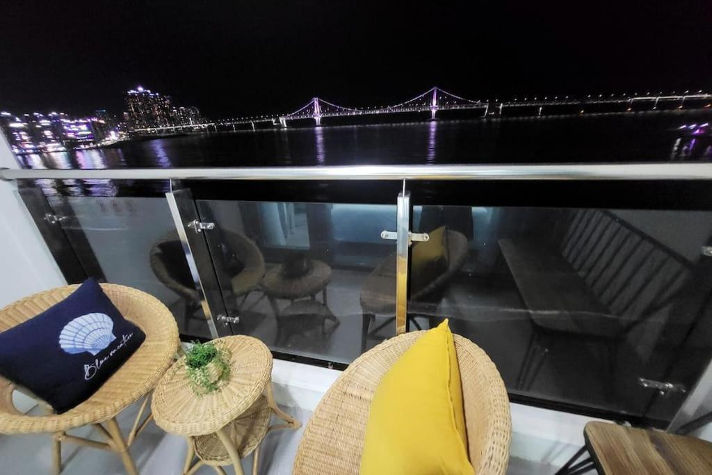 Gwangan-Ri Grand Terrace Ocean View Lägenhet Busan Exteriör bild